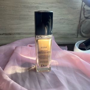 Dior Star Foundation